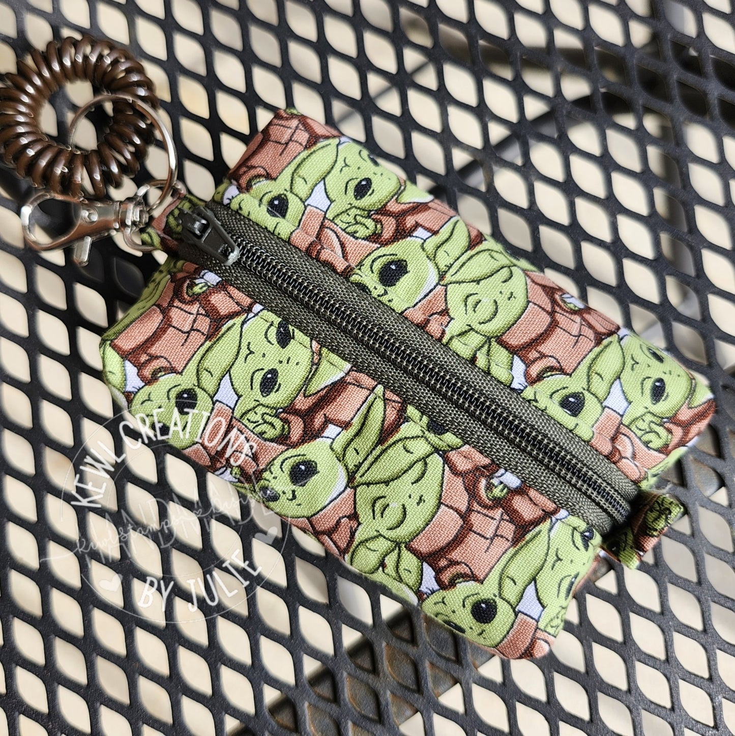 Itty Bitty Boxy bag with swivel clasp