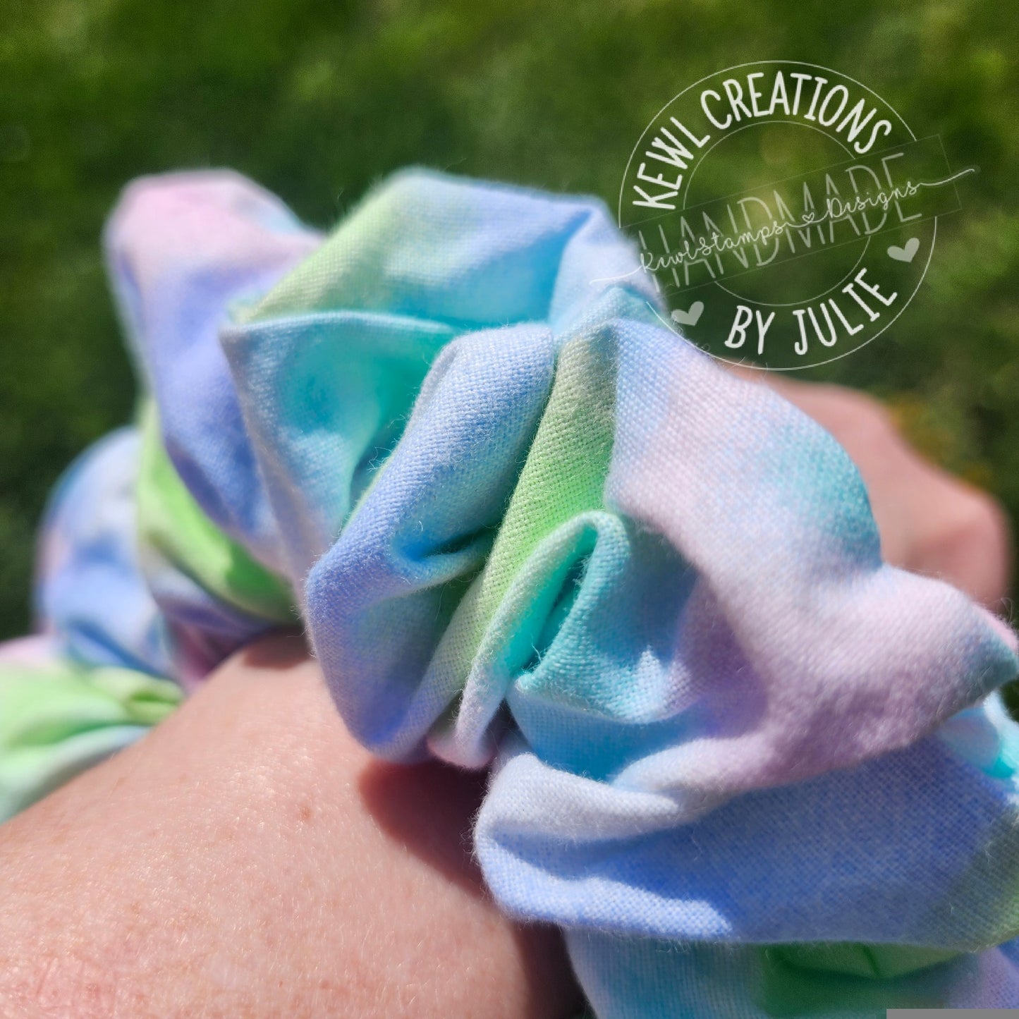 Cute and fashionable scrunchies | hair ties