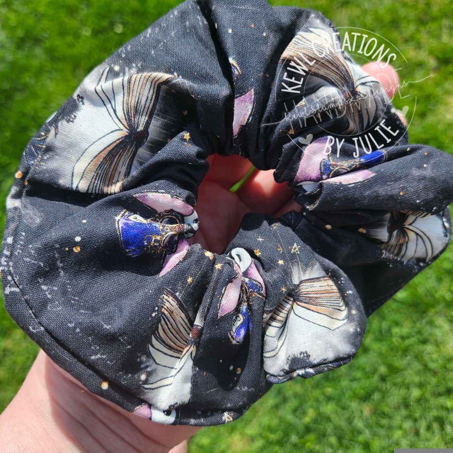 Cute and fashionable scrunchies | hair ties
