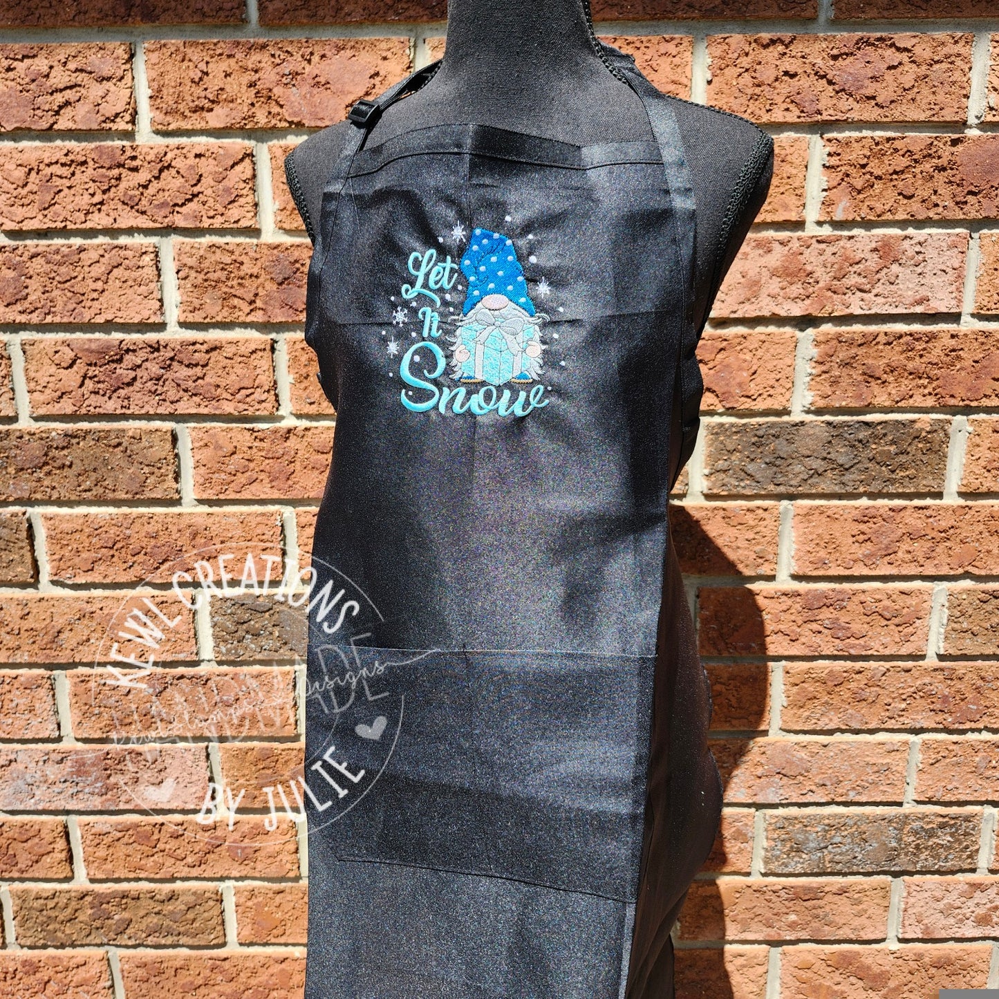 Apron | Embroidered aprons