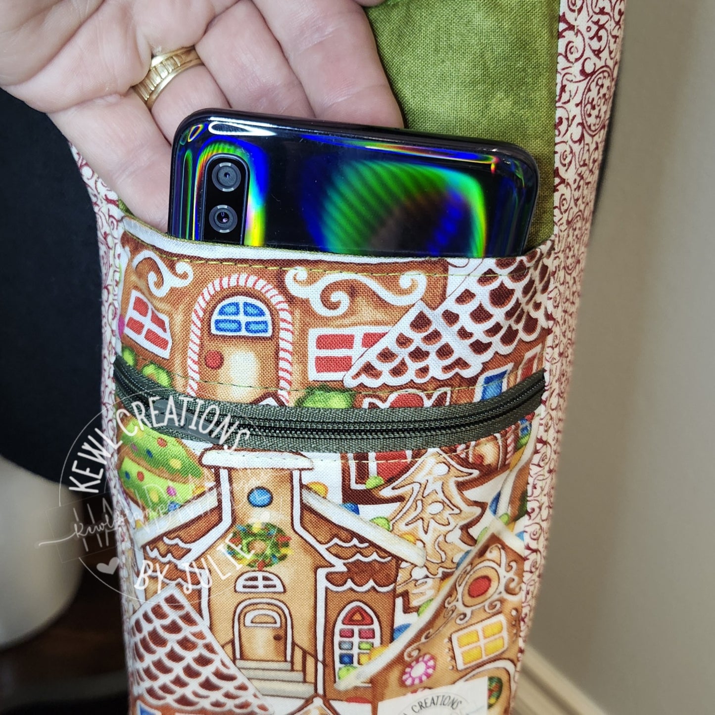Boxed bottom - H2O 2GO sling bag - Pattern by LindsHandmade
