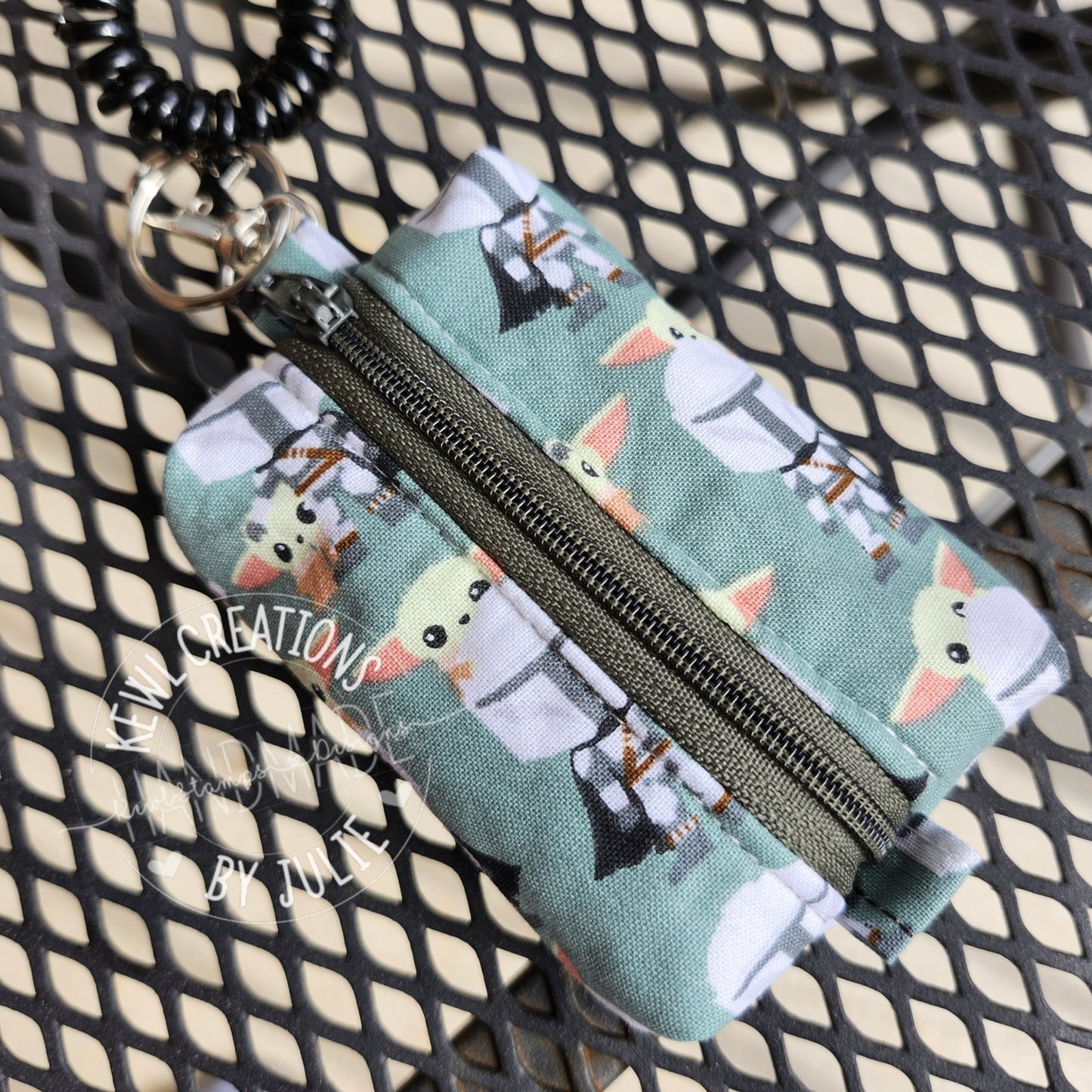Itty Bitty Boxy bag with swivel clasp