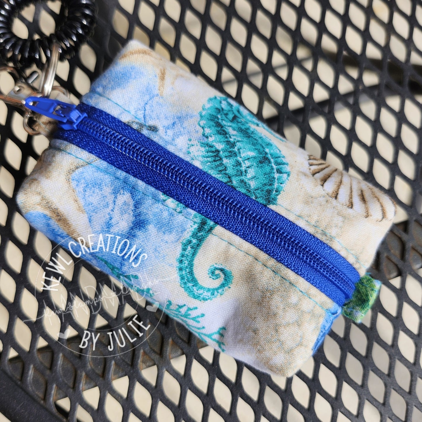 Itty Bitty Boxy bag with swivel clasp