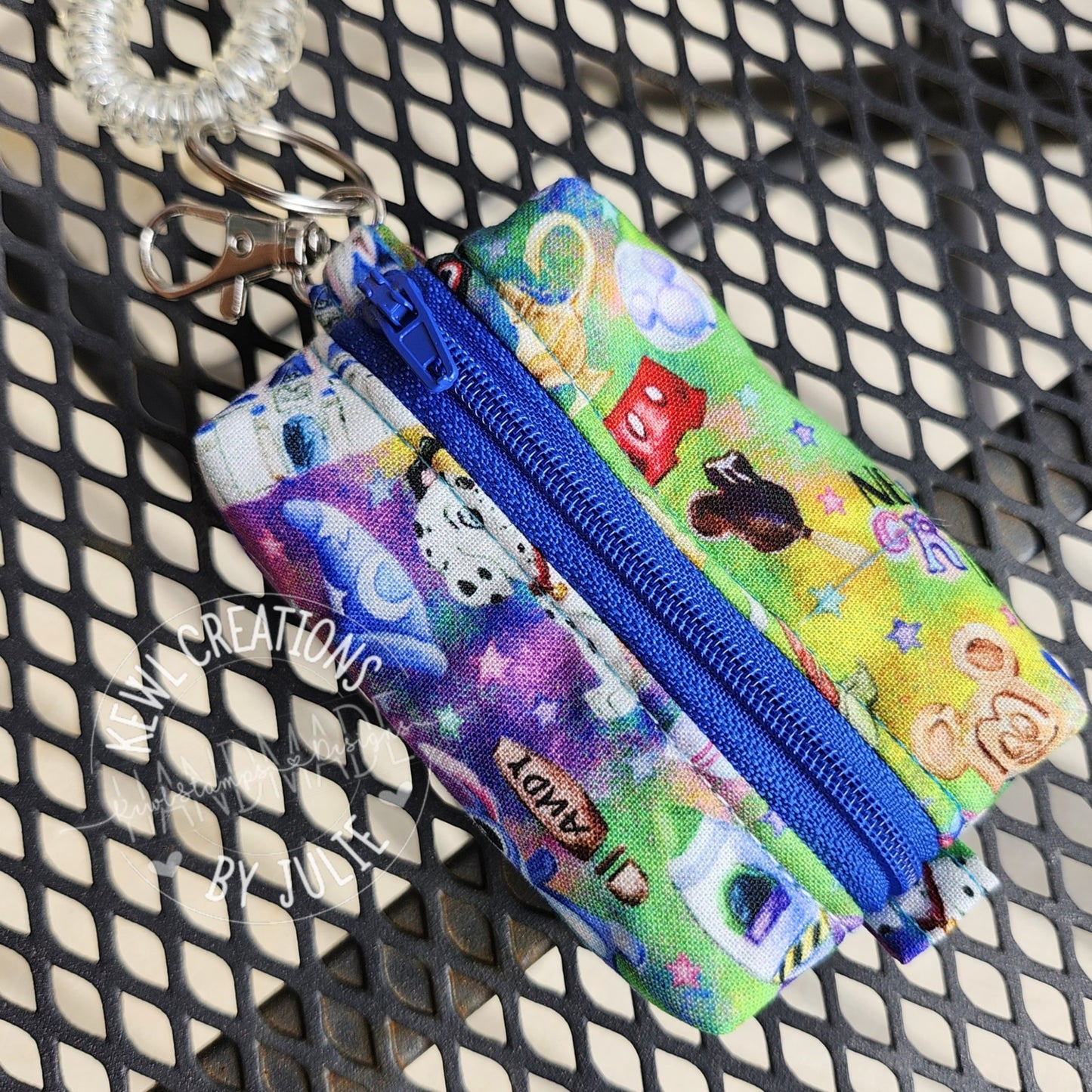 Itty Bitty Boxy bag with swivel clasp