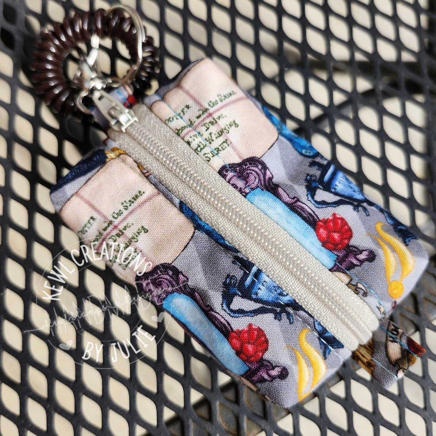 Itty Bitty Boxy bag with swivel clasp