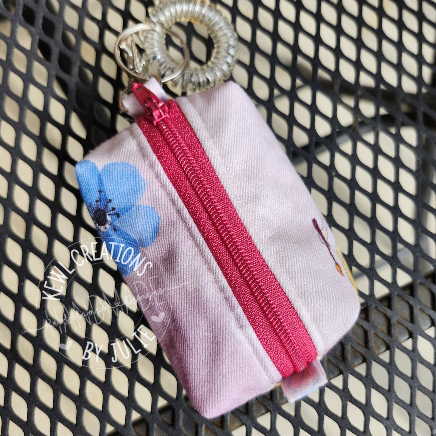 Itty Bitty Boxy bag with swivel clasp