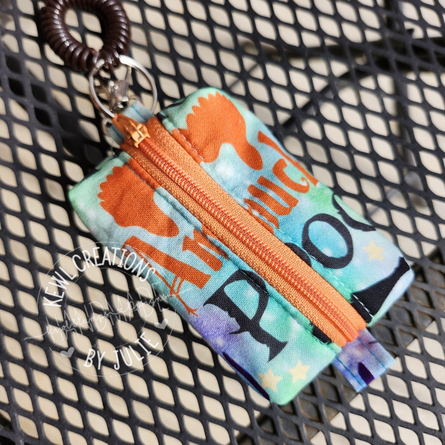 Itty Bitty Boxy bag with swivel clasp