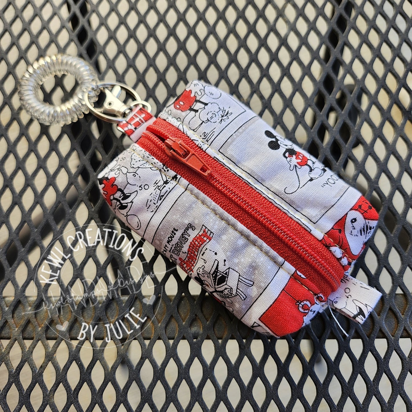 Itty Bitty Boxy bag with swivel clasp