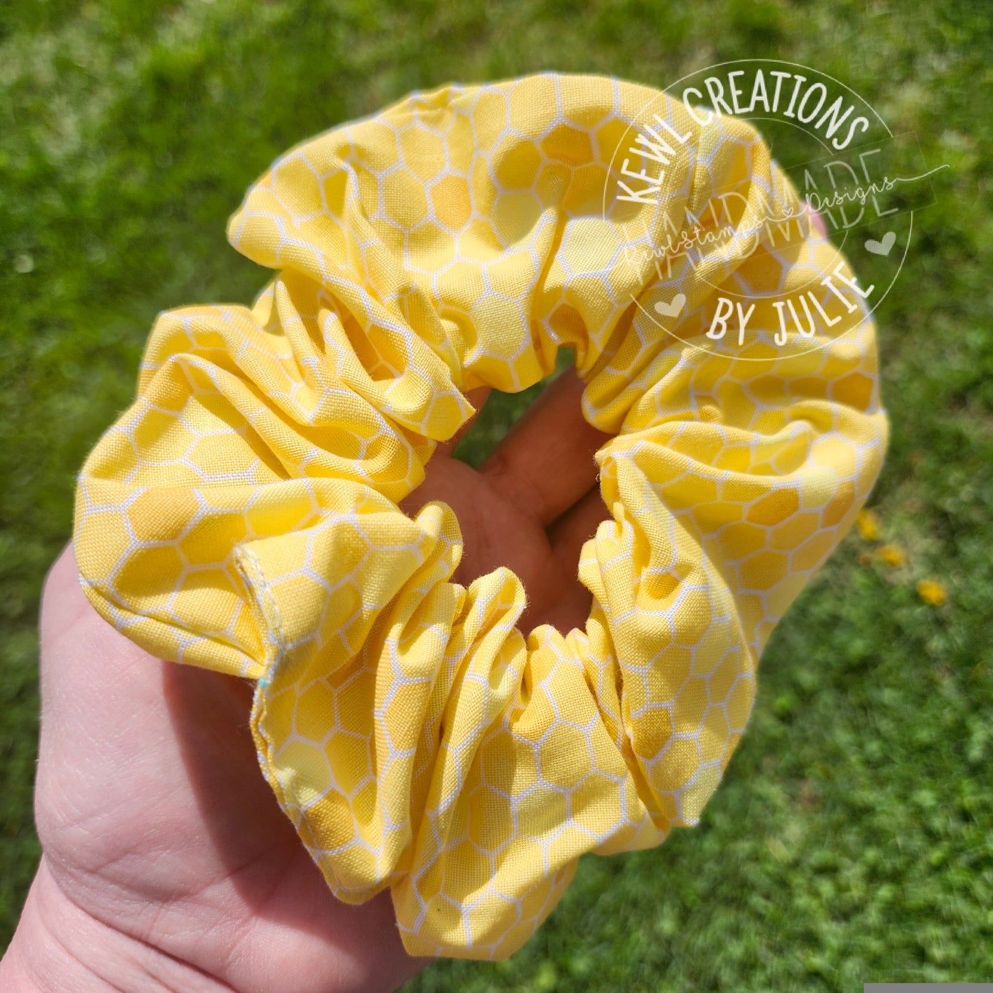 Cute and fashionable scrunchies | hair ties