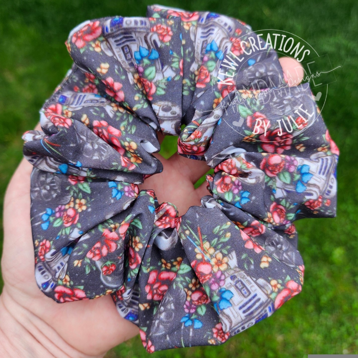 Cute and fashionable scrunchies | hair ties