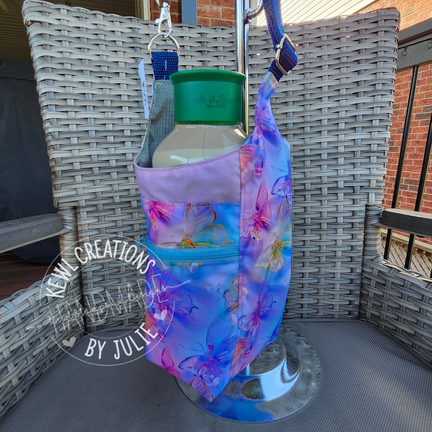 Boxed bottom - H2O 2GO sling bag - Pattern by LindsHandmade