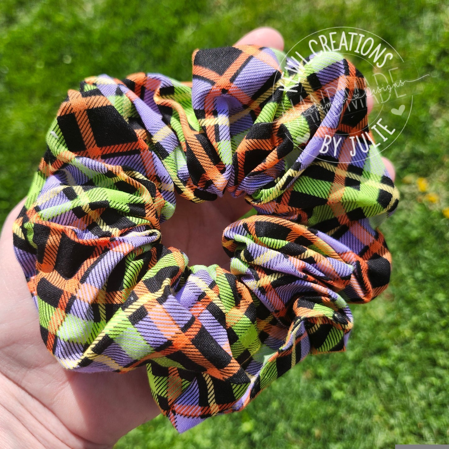 Cute and fashionable scrunchies | hair ties