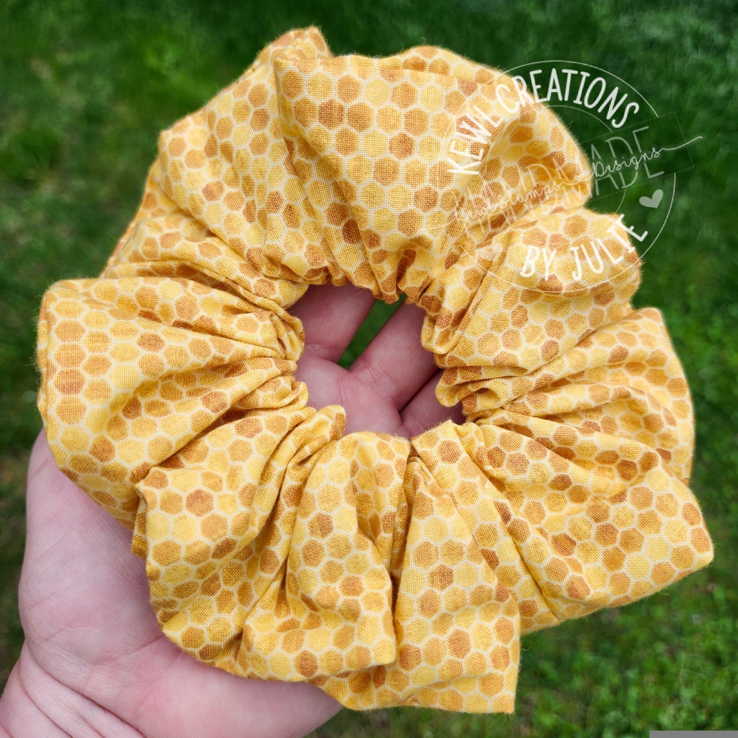 Cute and fashionable scrunchies | hair ties