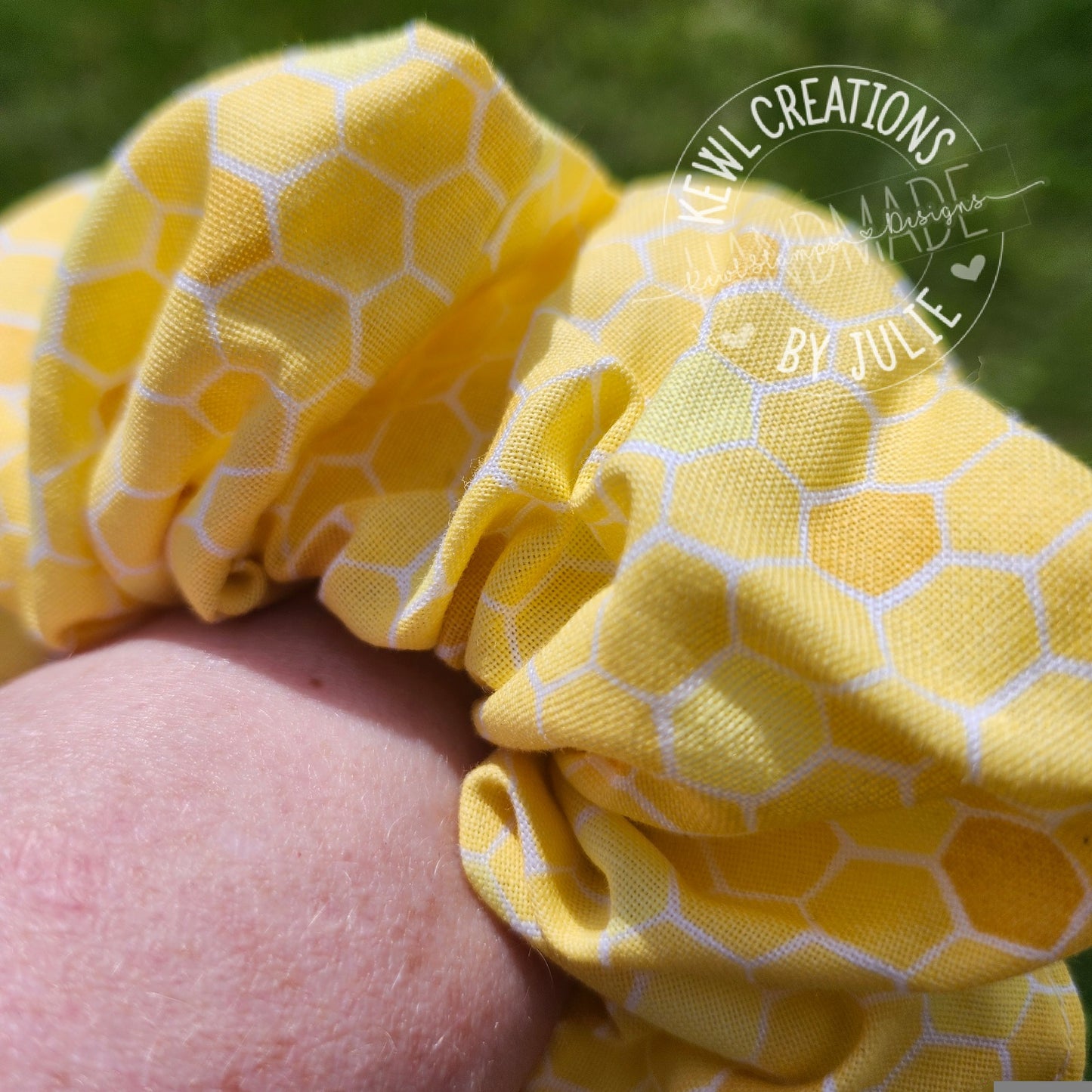 Cute and fashionable scrunchies | hair ties