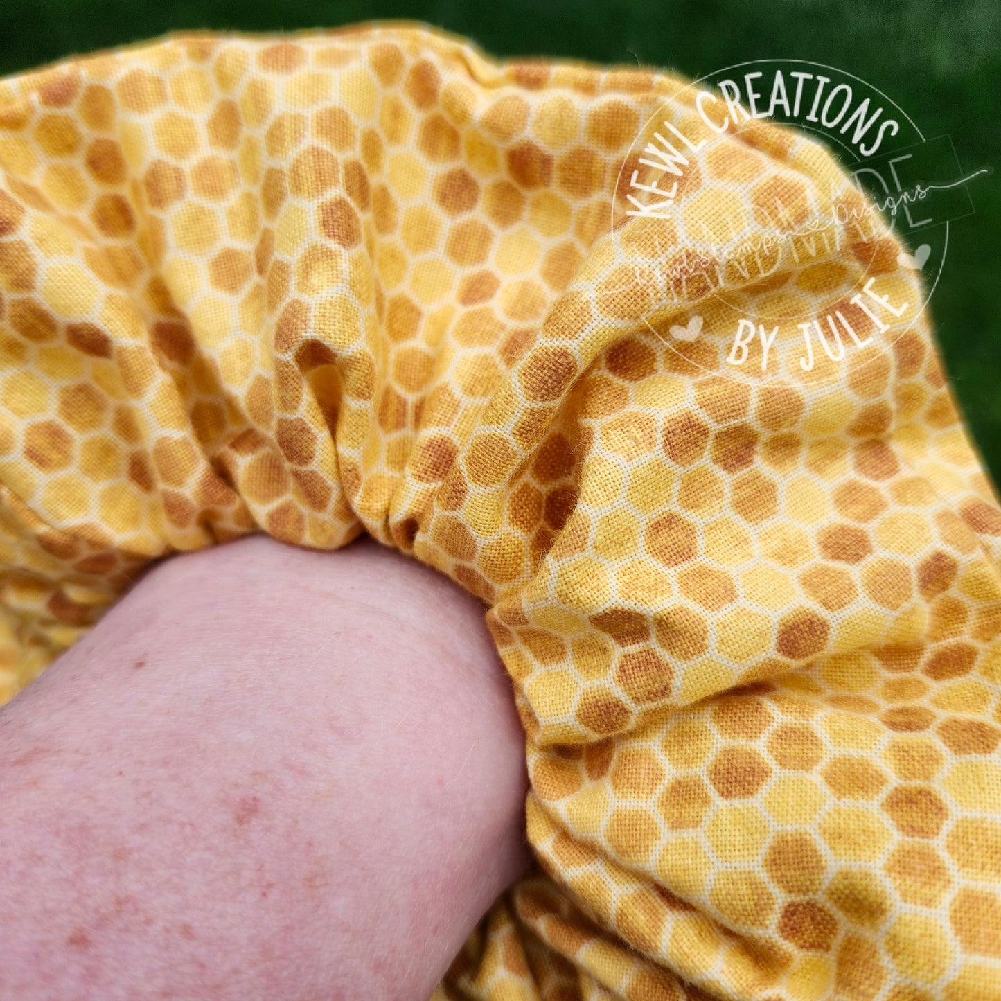Cute and fashionable scrunchies | hair ties